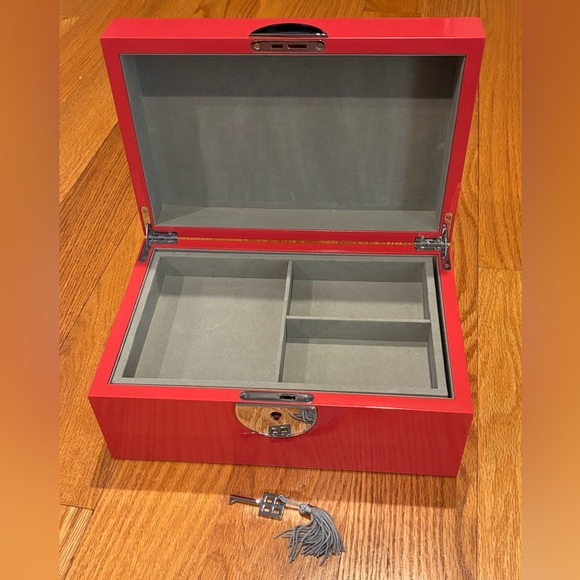 NWOT! West Elm Pink Lacquer Jewelry Box With Lock/Key - Picture 2 of 5